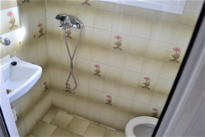 Image No.25-2 Bed Maisonette for sale