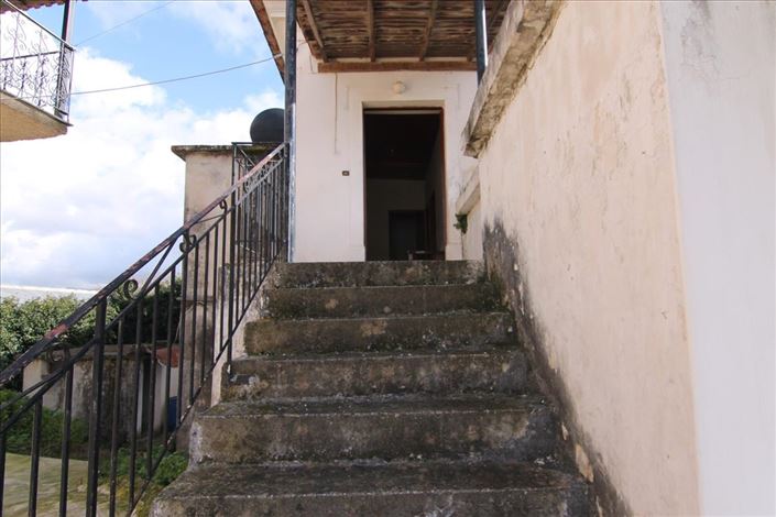 Image No.11-4 Bed Property for sale