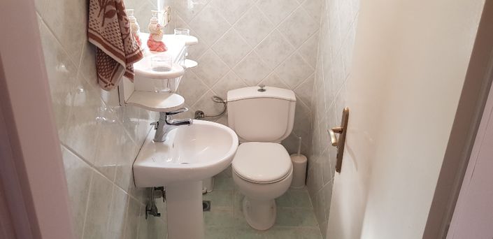 Image No.14-4 Bed Property for sale