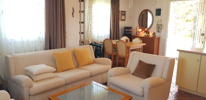 Image No.2-4 Bed Property for sale