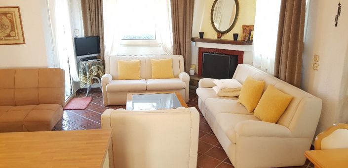 Image No.6-4 Bed Property for sale