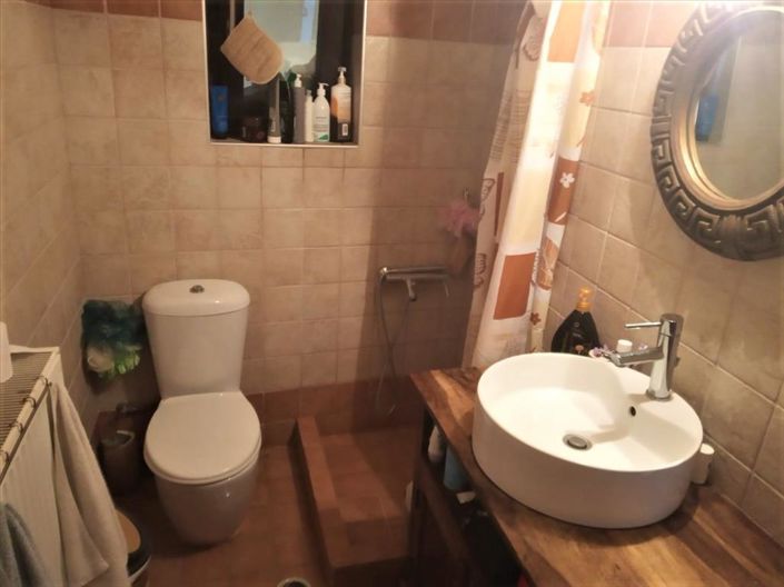 Image No.7-2 Bed Maisonette for sale