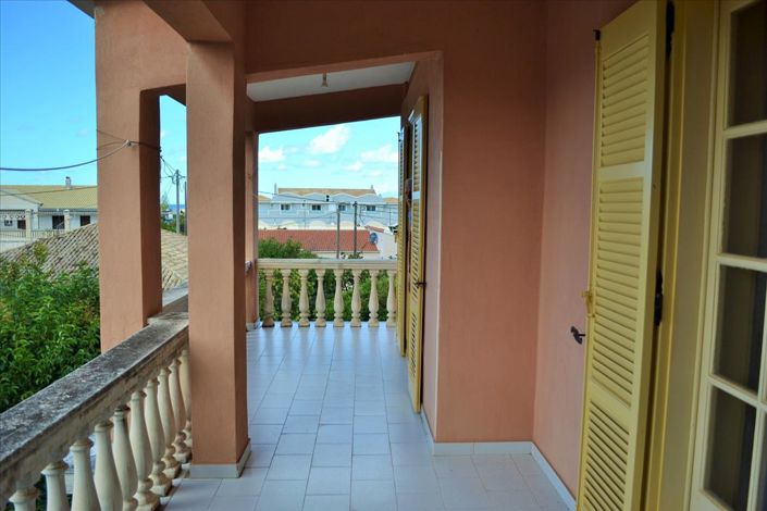 Image No.17-6 Bed Property for sale