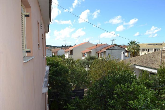 Image No.27-6 Bed Property for sale