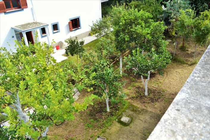 Image No.28-6 Bed Property for sale