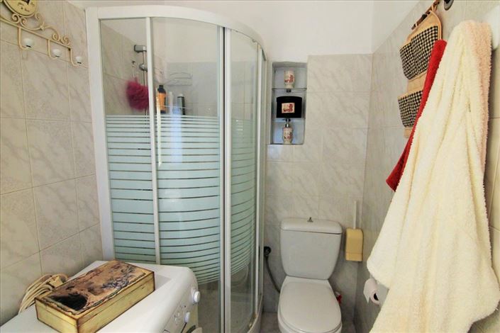 Image No.12-3 Bed Property for sale