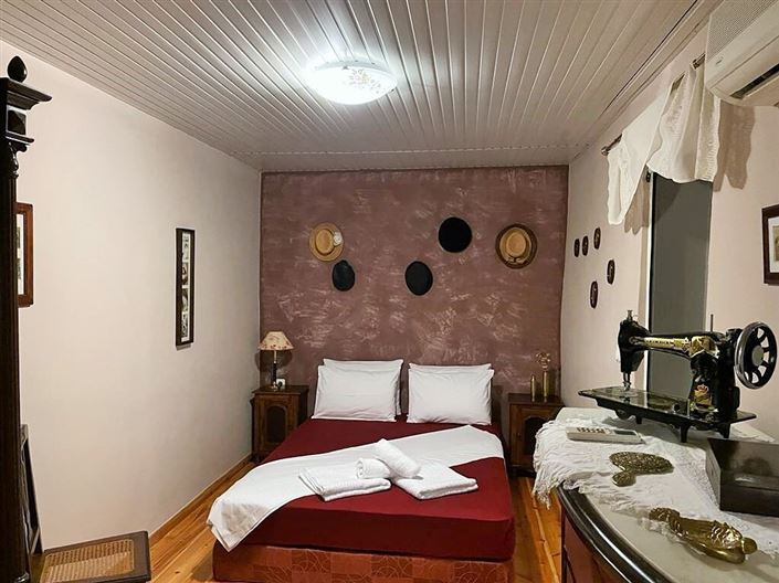 Image No.25-3 Bed Property for sale