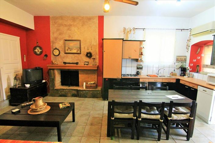 Image No.8-3 Bed Property for sale