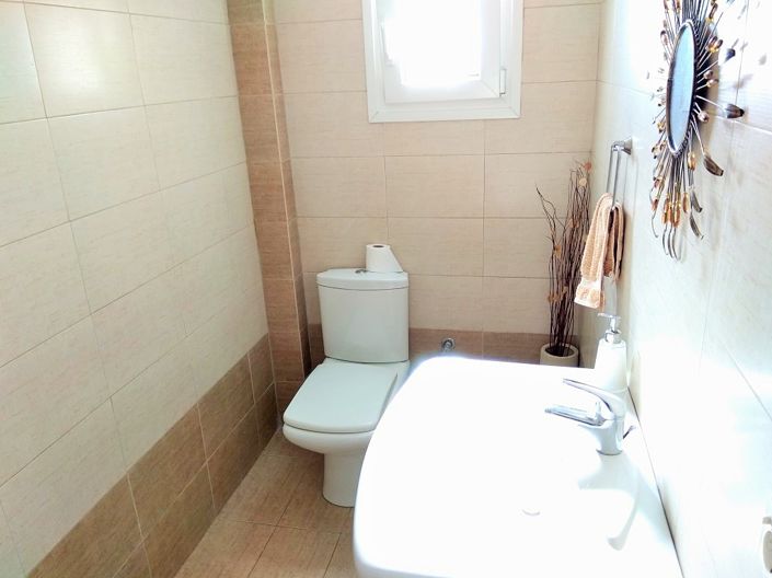 Image No.7-2 Bed Maisonette for sale