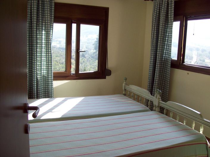 Image No.14-4 Bed Property for sale