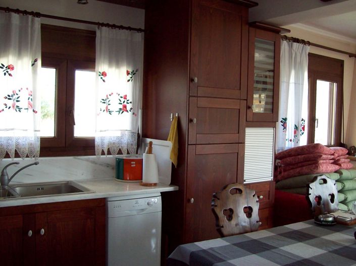 Image No.6-4 Bed Property for sale