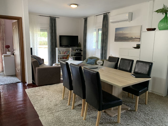 Image No.12-3 Bed Property for sale