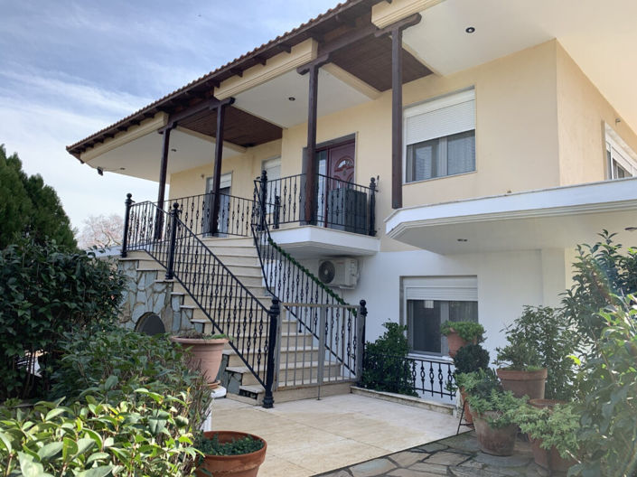 Image No.5-3 Bed Property for sale