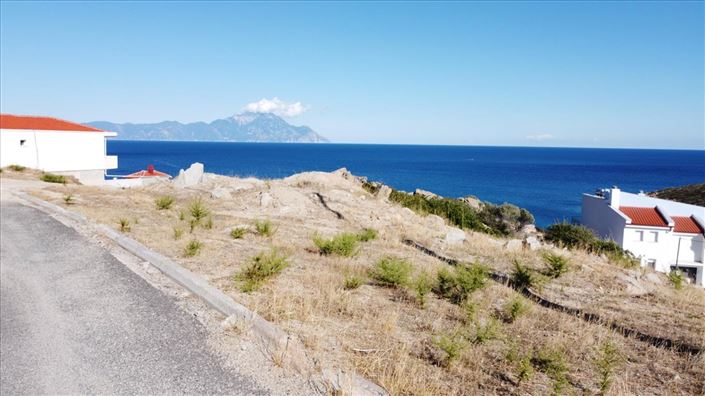 Image No.10-2 Bed Property for sale