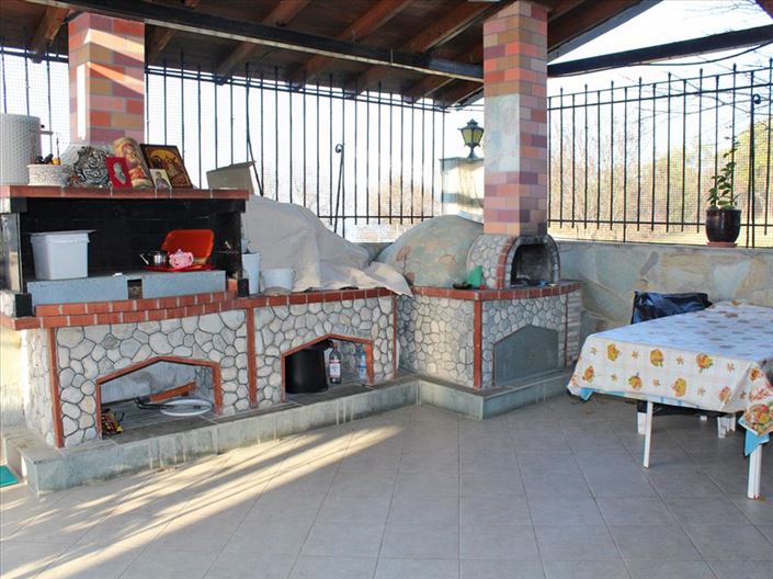 Image No.18-3 Bed Property for sale