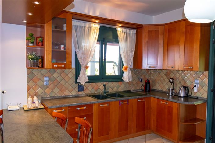 Image No.22-5 Bed Property for sale