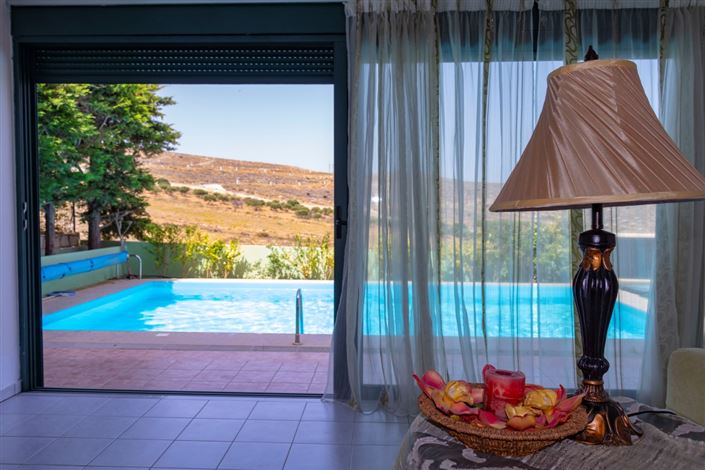 Image No.5-5 Bed Property for sale