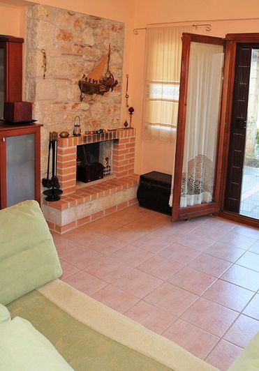 Image No.15-2 Bed Maisonette for sale