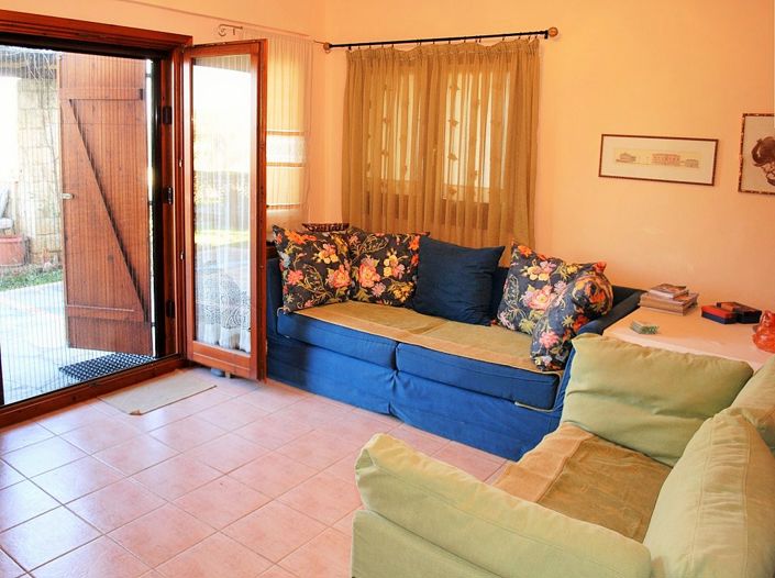 Image No.16-2 Bed Maisonette for sale