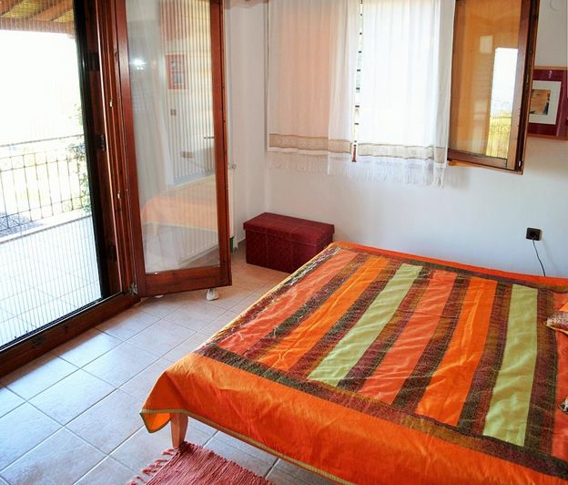 Image No.18-2 Bed Maisonette for sale