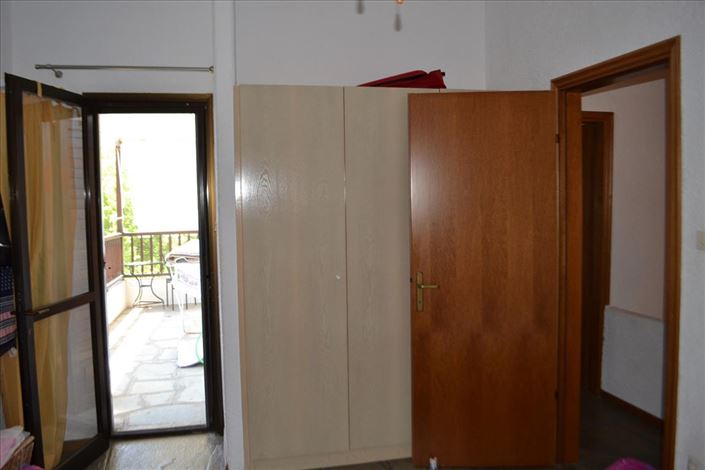 Image No.12-4 Bed Maisonette for sale