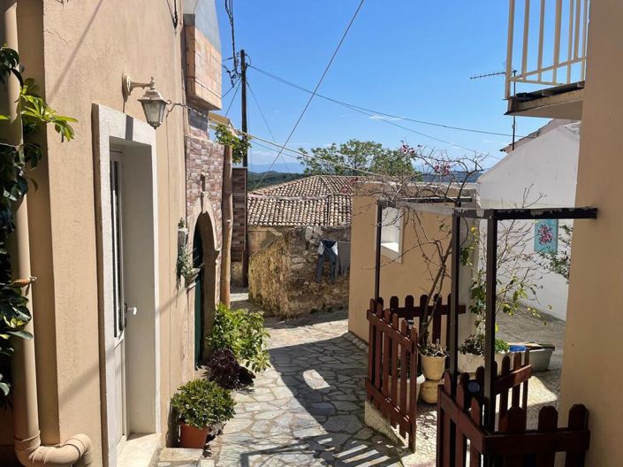 Image No.4-1 Bed Maisonette for sale