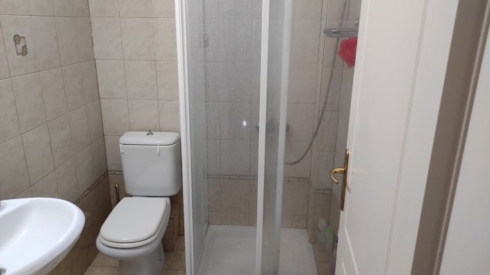 Image No.22-2 Bed Maisonette for sale