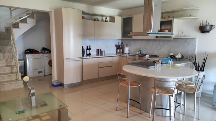 Image No.9-2 Bed Maisonette for sale