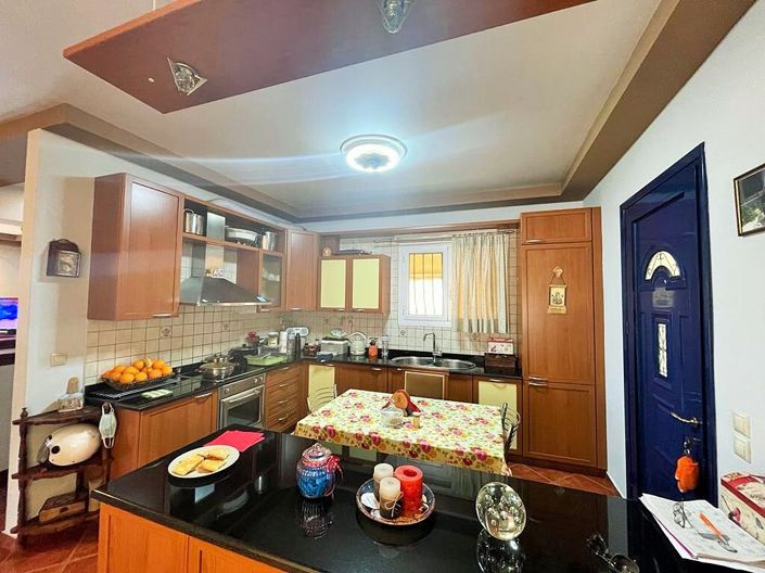 Image No.19-3 Bed Property for sale