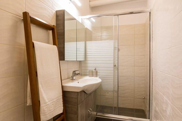 Image No.8-2 Bed Flat for sale