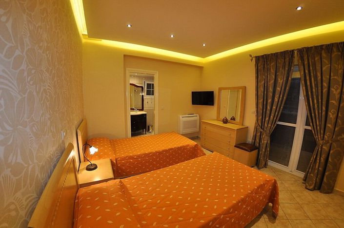 Image No.19-3 Bed Villa for sale