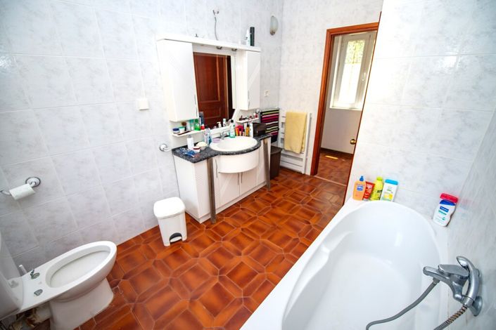 Image No.18-5 Bed Villa for sale