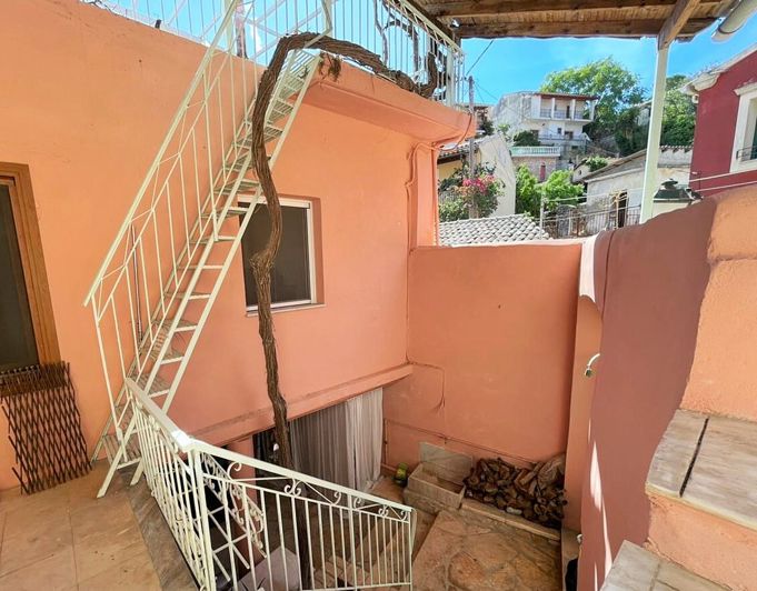 Image No.27-3 Bed Maisonette for sale