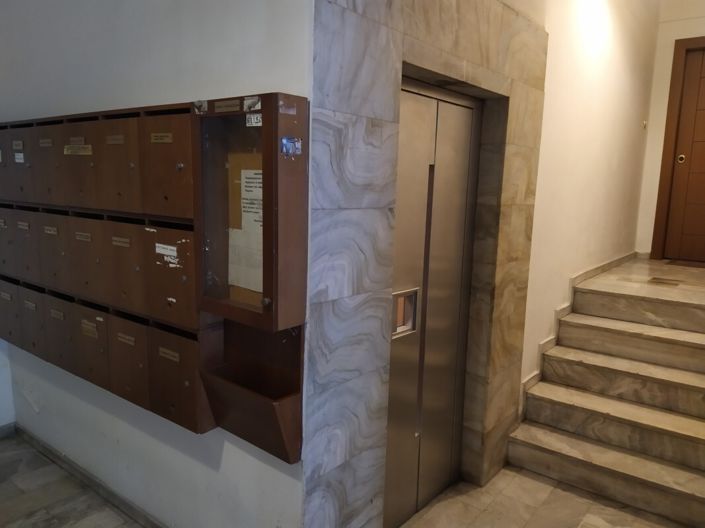 Image No.21-4 Bed Flat for sale