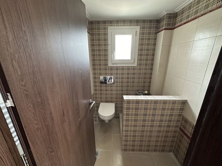 Image No.26-5 Bed Property for sale