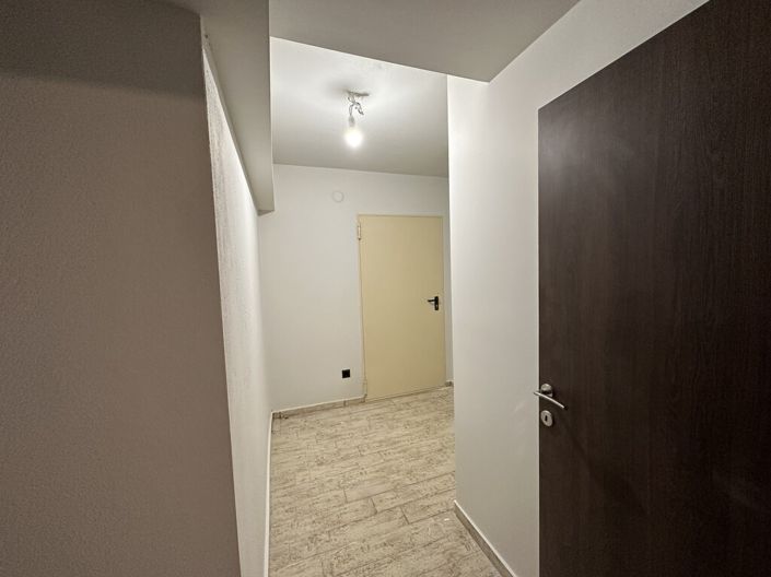 Image No.27-5 Bed Property for sale