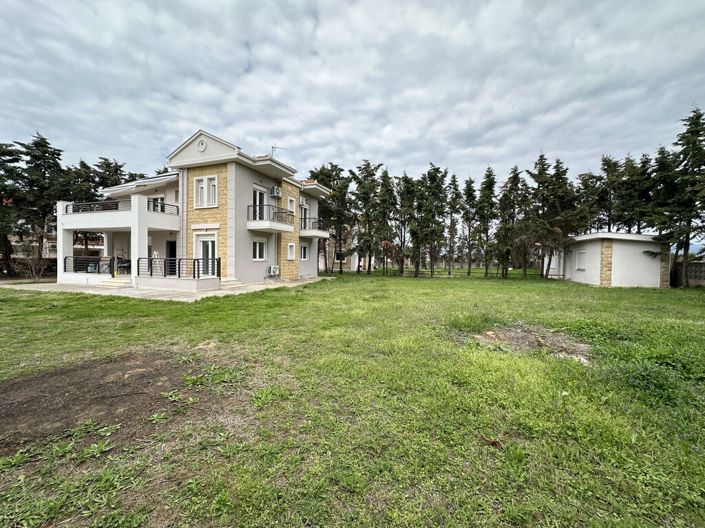 Image No.3-5 Bed Property for sale