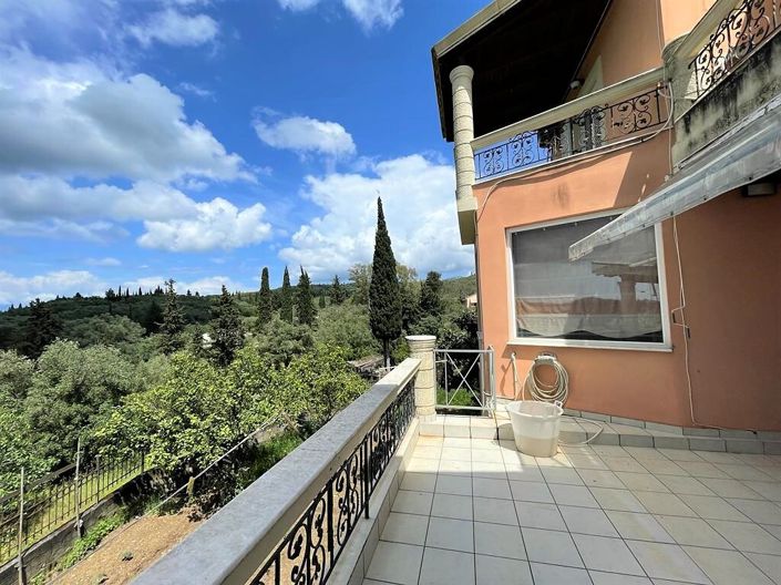 Image No.18-4 Bed Property for sale