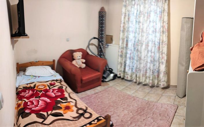 Image No.20-4 Bed Property for sale