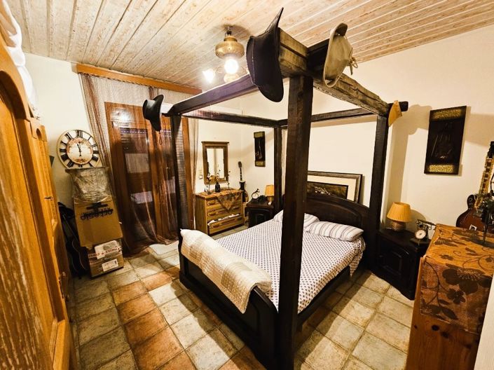 Image No.15-2 Bed Villa for sale