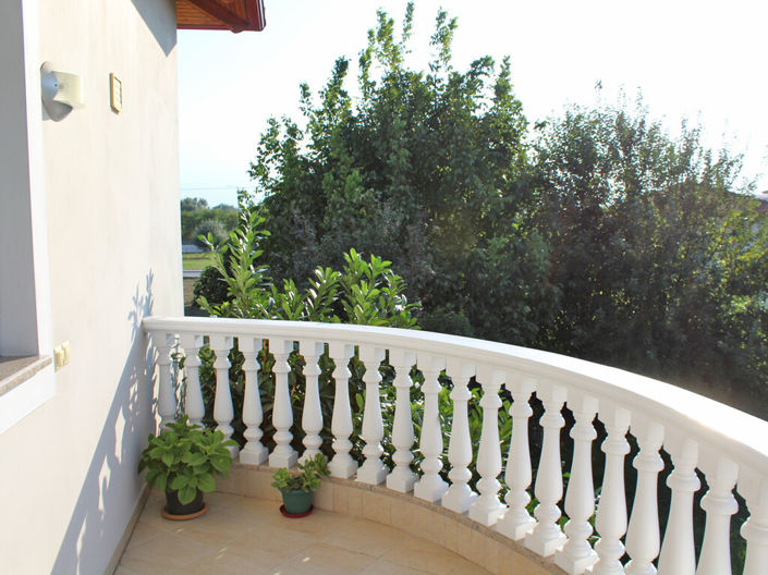 Image No.13-4 Bed Property for sale