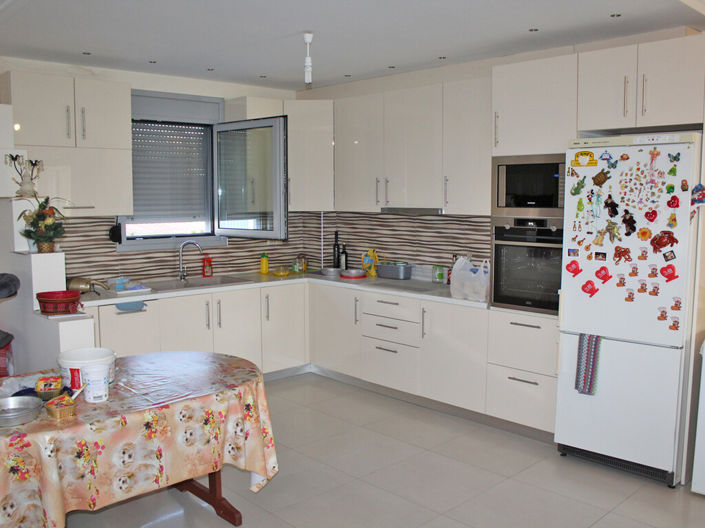 Image No.20-4 Bed Property for sale