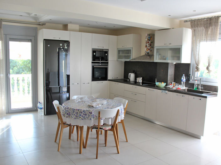 Image No.8-4 Bed Property for sale