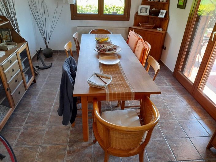 Image No.17-4 Bed Property for sale