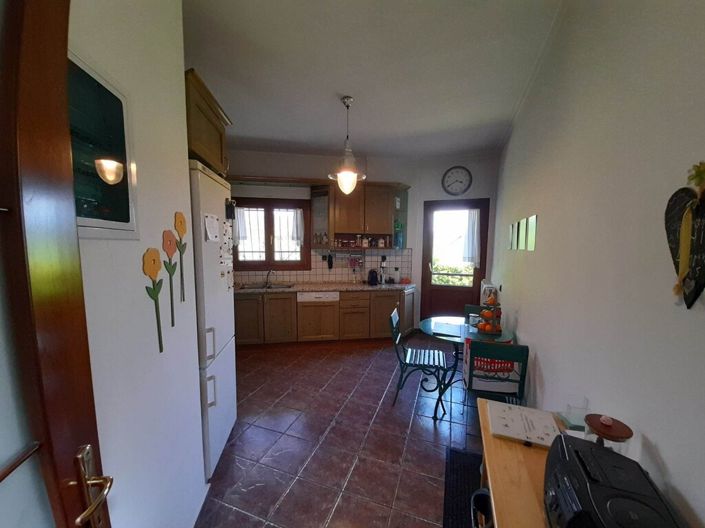 Image No.18-4 Bed Property for sale