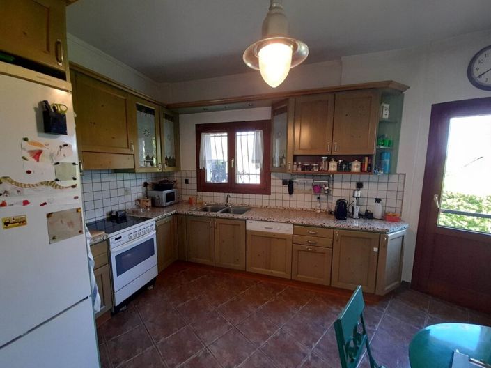 Image No.20-4 Bed Property for sale