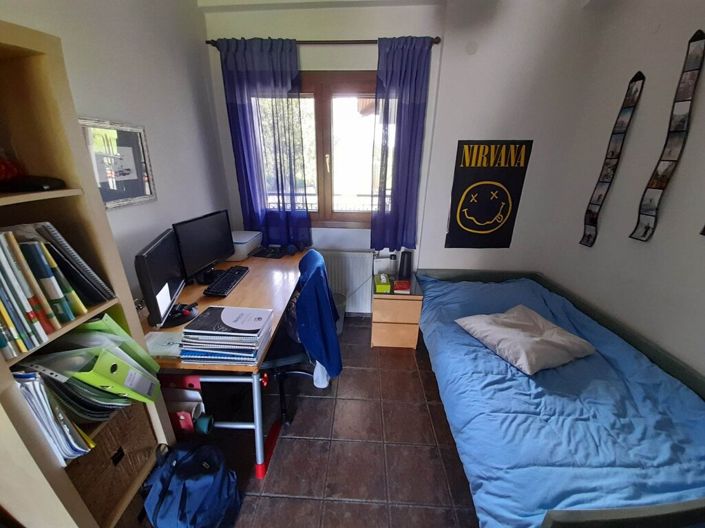 Image No.28-4 Bed Property for sale