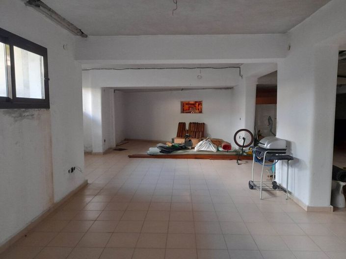 Image No.30-4 Bed Property for sale