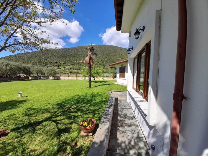 Image No.4-4 Bed Property for sale