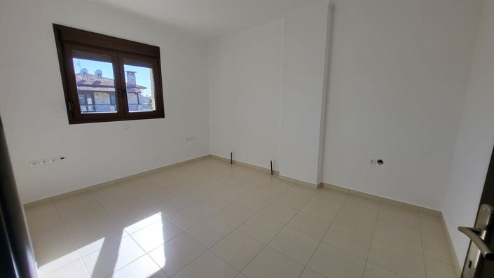 Image No.11-3 Bed Property for sale